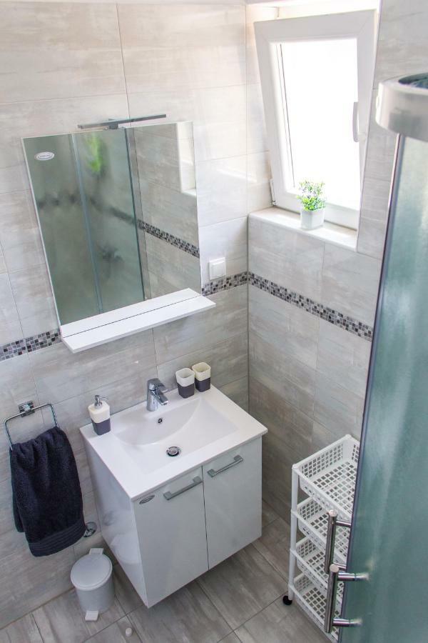 Apartmani Zoric Пунат Екстер'єр фото