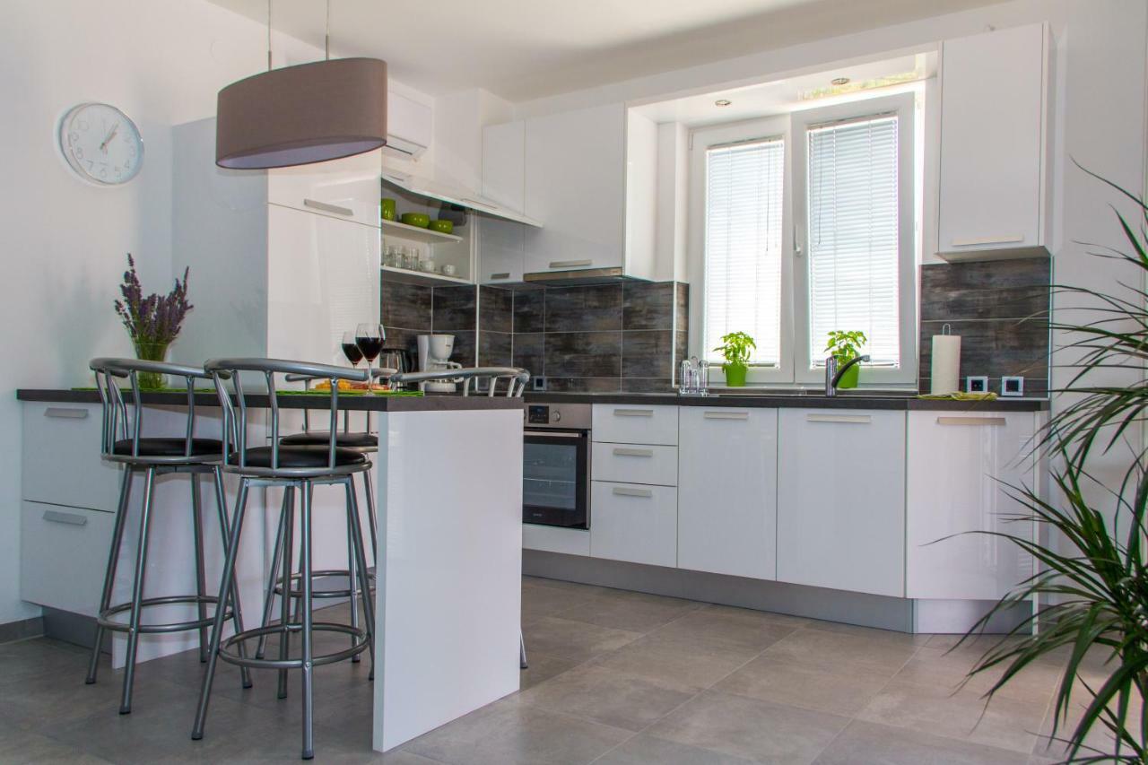 Apartmani Zoric Пунат Екстер'єр фото
