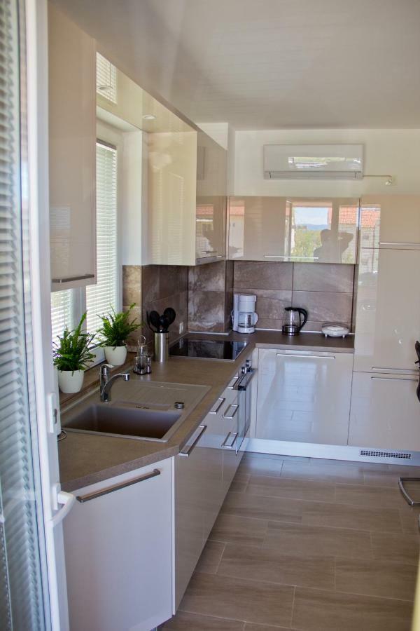 Apartmani Zoric Пунат Екстер'єр фото